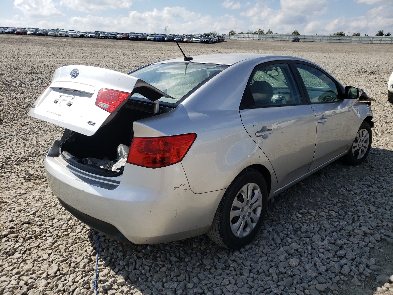 Photo 4 from auction – 2010 KIA FORTE EX with VIN KNAFU4A22A5185949