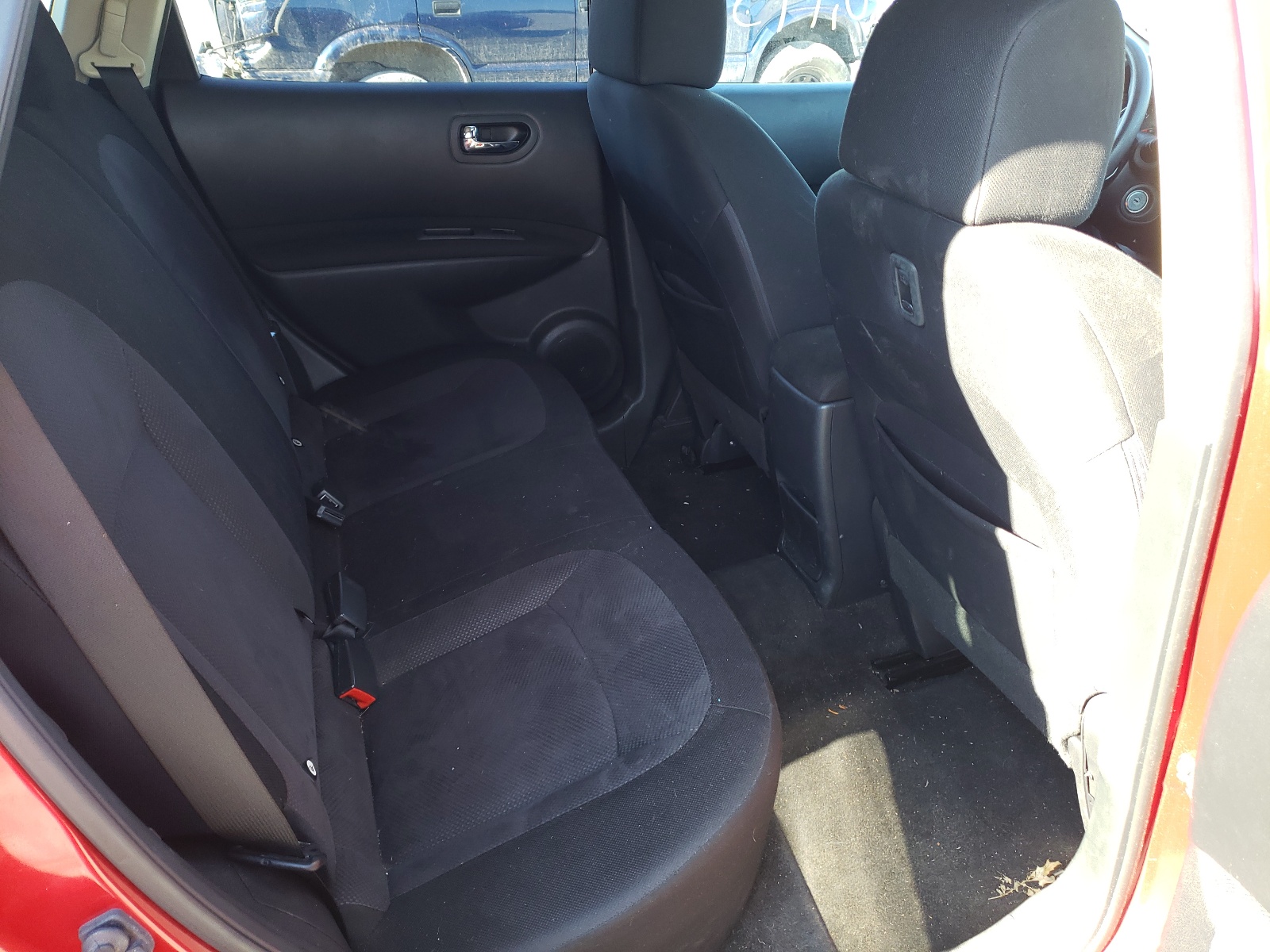 Photo 6 from auction – 2012 NISSAN ROGUE S with VIN JN8AS5MV7CW354475