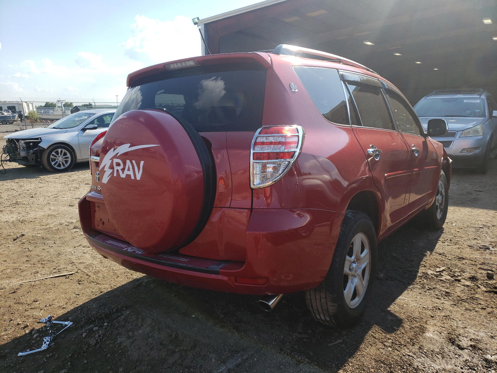 Photo 4 from auction – 2010 TOYOTA RAV4 with VIN 2T3ZF4DV5AW028828