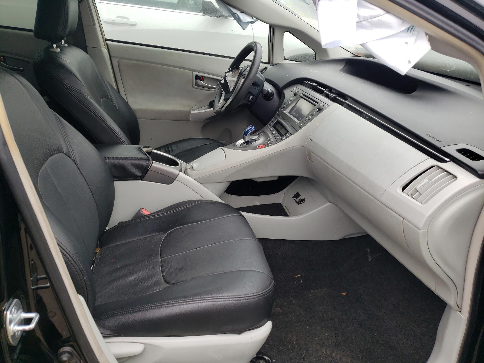 Photo 5 from auction – 2014 TOYOTA PRIUS with VIN JTDKN3DU4E1781907