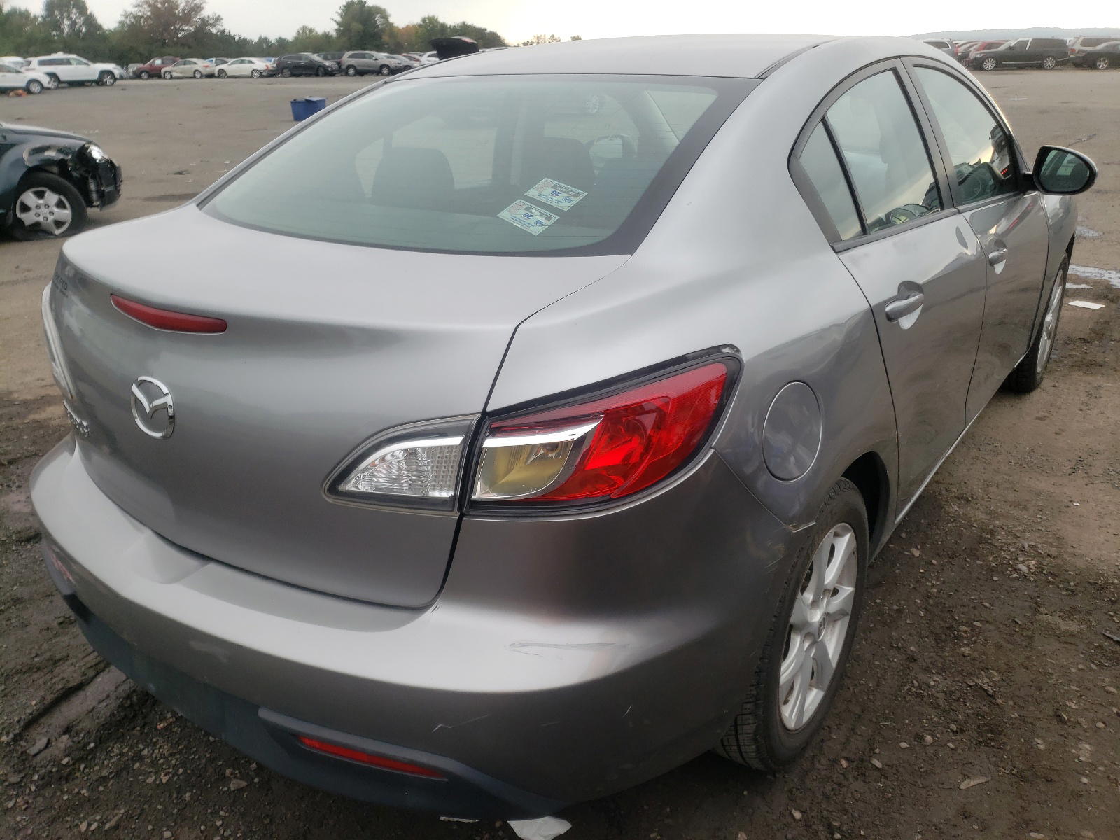 Photo 4 from auction – 2010 MAZDA 3 I with VIN JM1BL1SG6A1148150