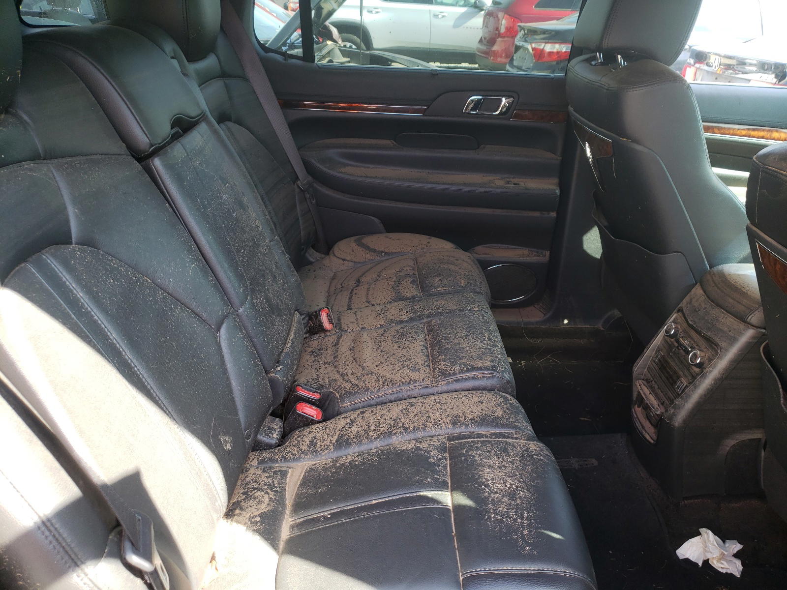 Photo 6 from auction – 2019 LINCOLN MKT with VIN 2LMHJ5NK3KBL03475