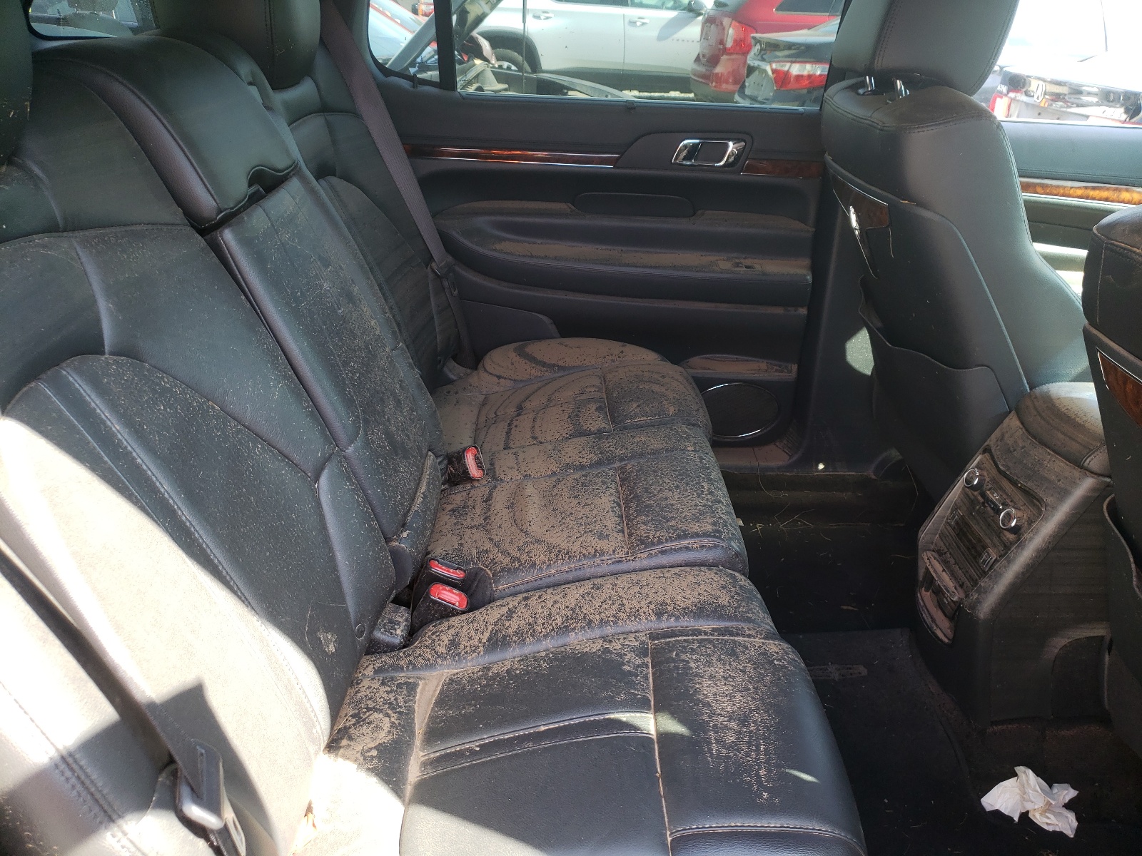 Foto 6 de la subasta – 2019 LINCOLN MKT con VIN 2LMHJ5NK3KBL03475