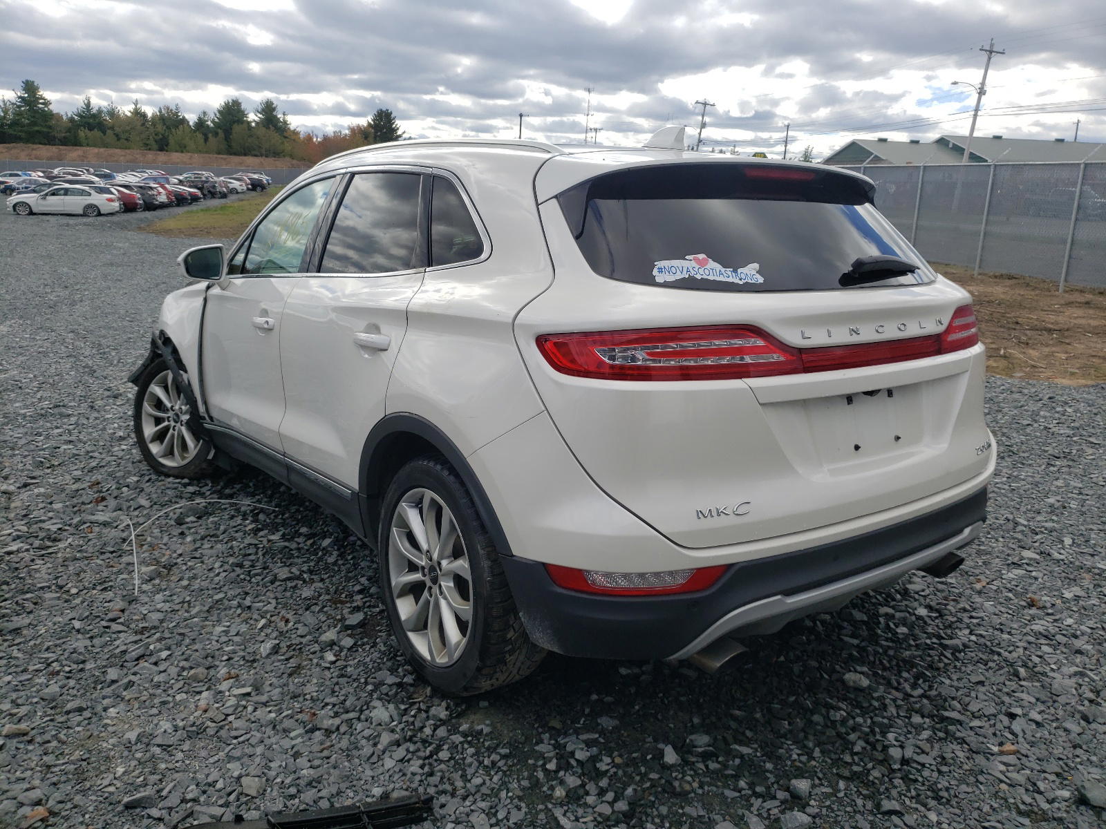 Photo 3 from auction – 2016 LINCOLN MKC SELECT with VIN 5LMCJ2D91GUJ15281