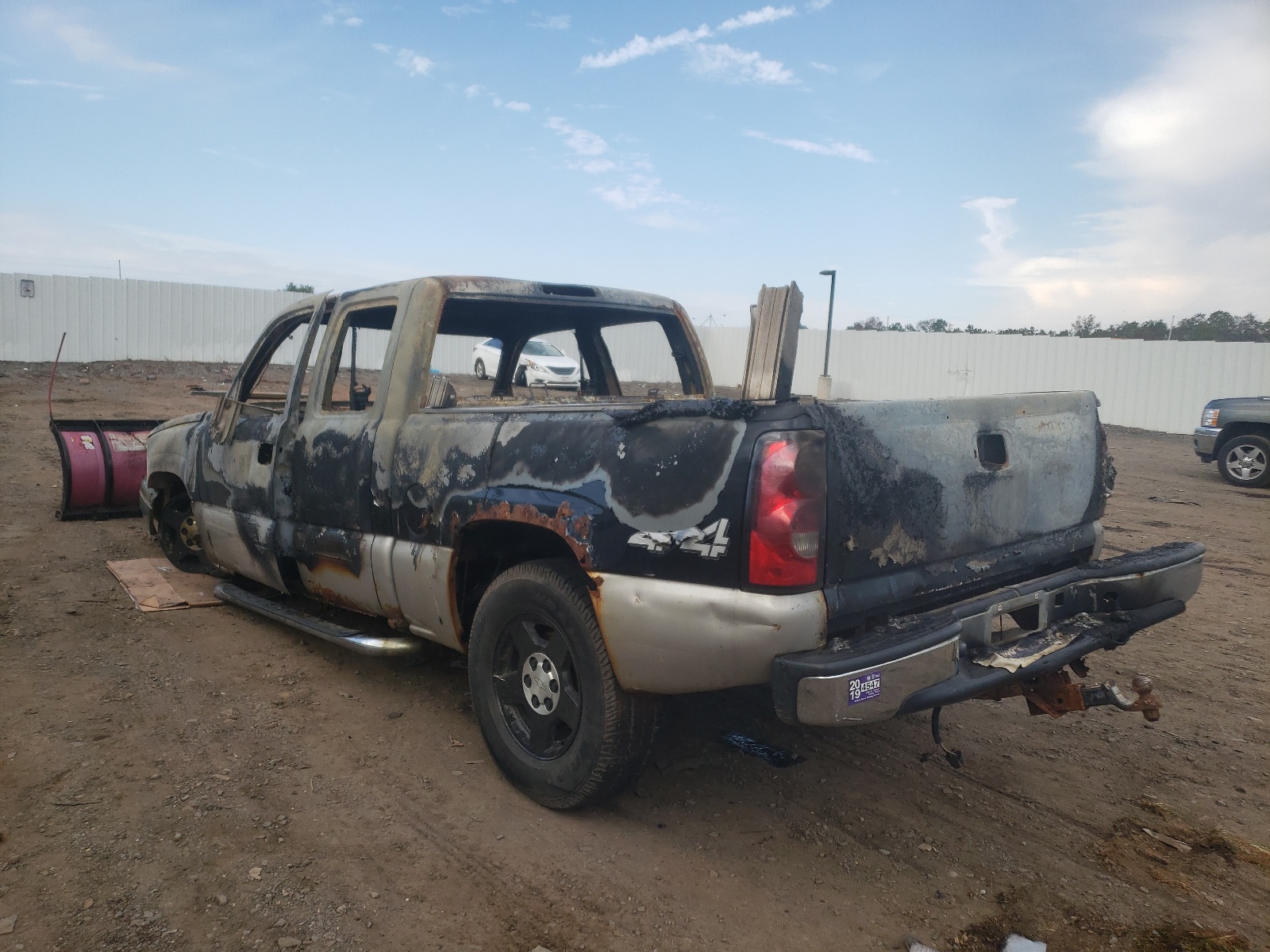 Photo 3 from auction – 2006 CHEVROLET SILVERADO with VIN 1GCEK19TX6Z135283