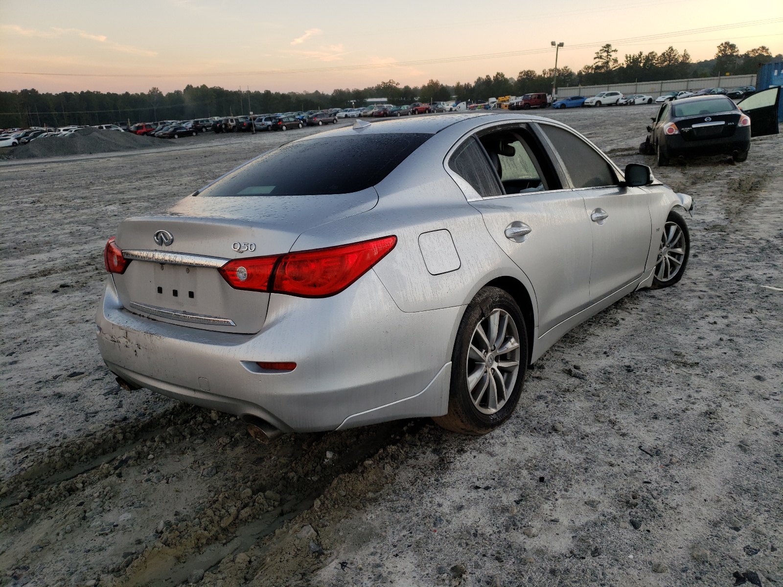 Photo 4 from auction – 2017 INFINITI Q50 PREMIU with VIN JN1EV7AP1HM740336