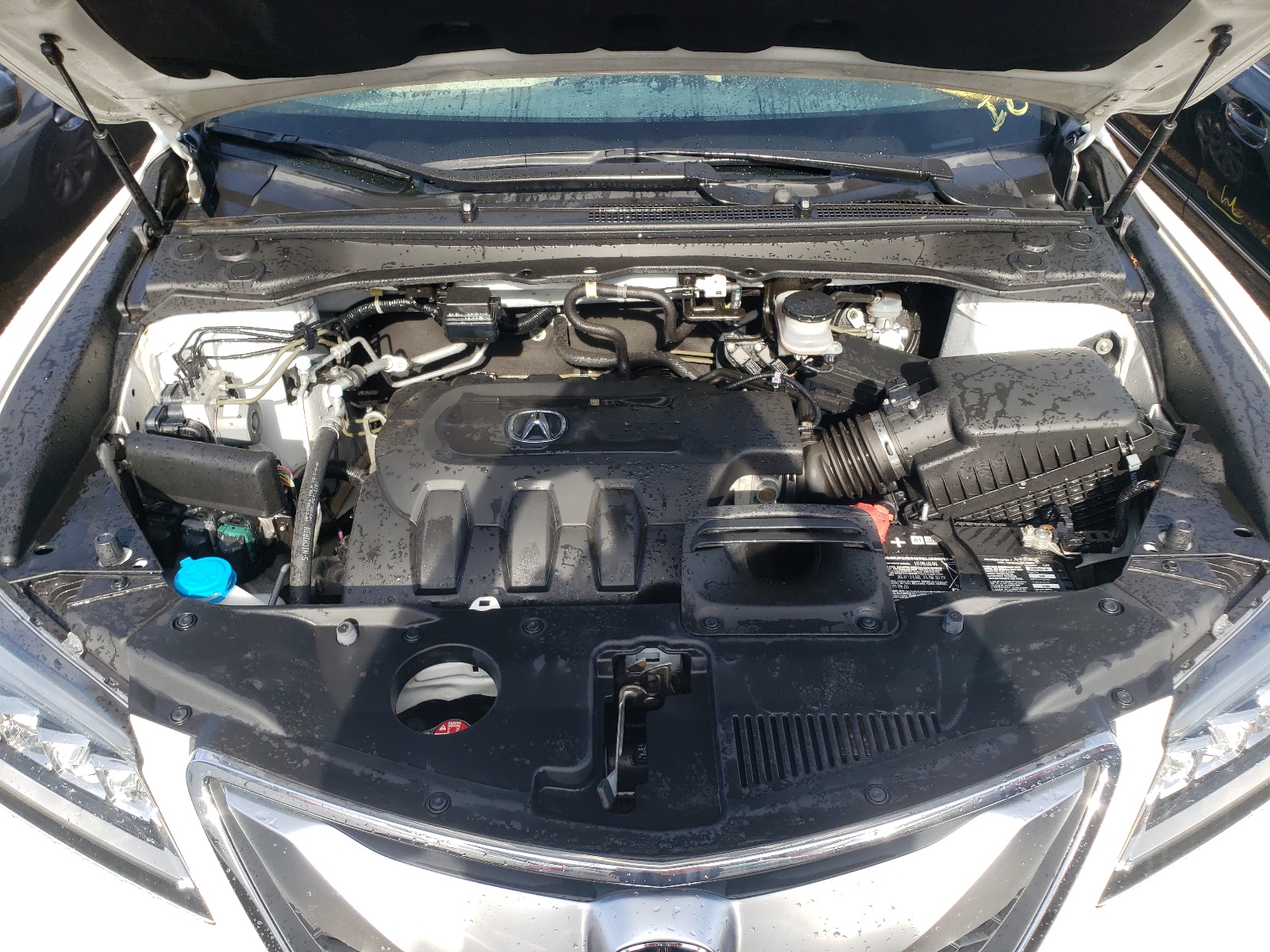 Photo 7 from auction – 2018 ACURA RDX with VIN 5J8TB4H32JL019874