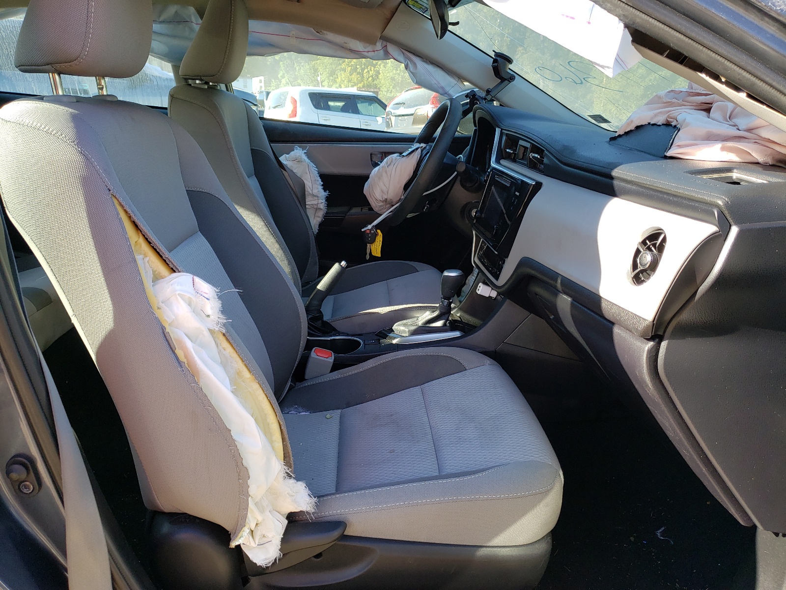 Photo 5 from auction – 2017 TOYOTA COROLLA L with VIN 2T1BURHE8HC825173