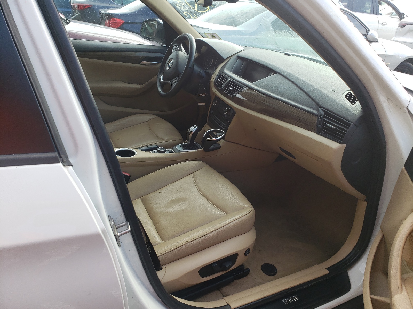 Photo 5 from auction – 2013 BMW X1 XDRIVE2 with VIN WBAVL1C53DVR88620