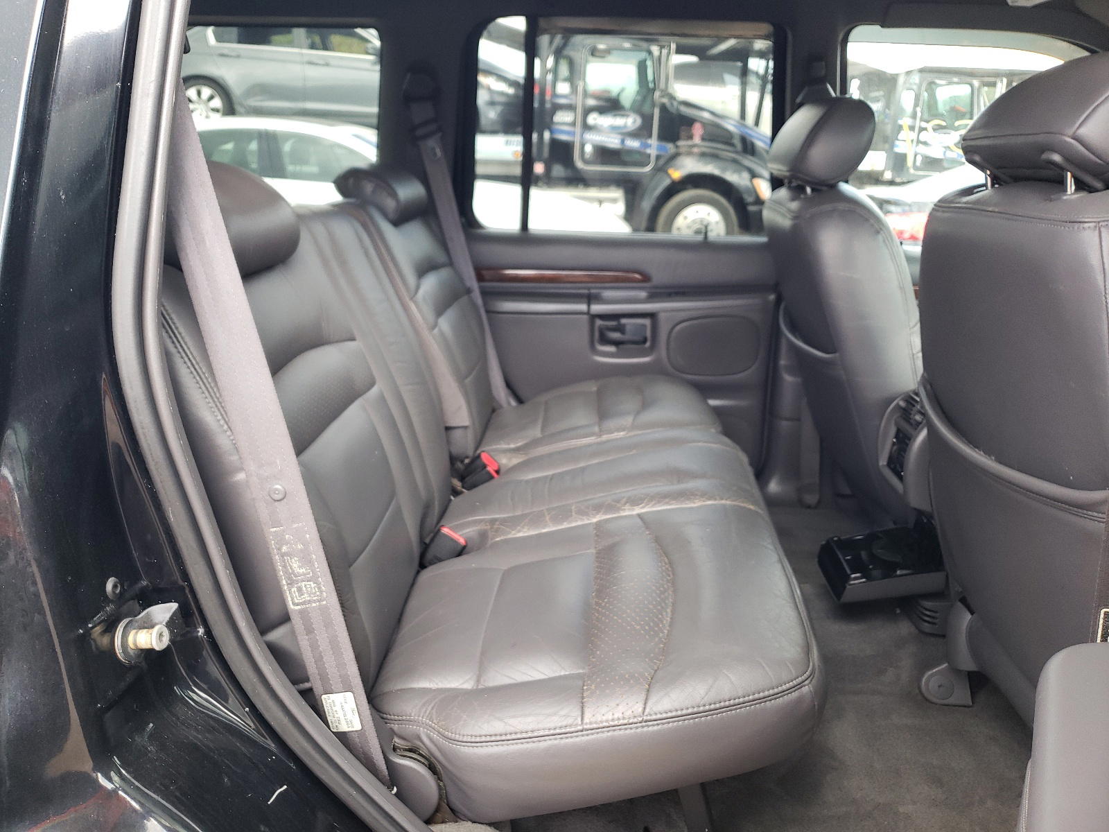 Photo 6 from auction – 2000 FORD EXPLORER L with VIN 1FMZU85P6YUB27173