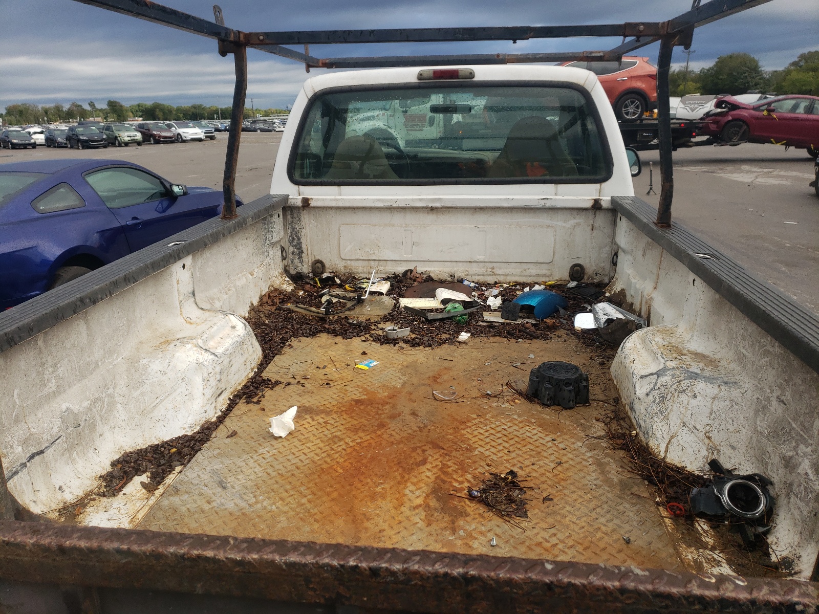 Photo 6 from auction – 2002 FORD F350 SRW S with VIN 1FTSF30S52EA00446