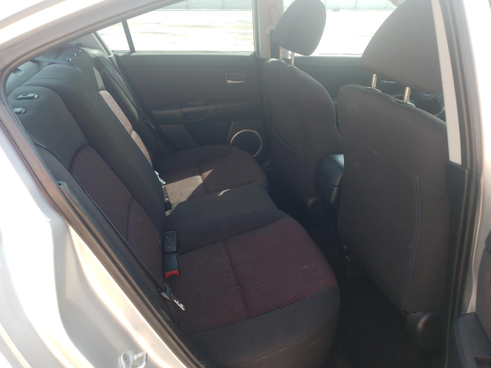 Photo 6 from auction – 2004 MAZDA 3 S with VIN JM1BK323341108785