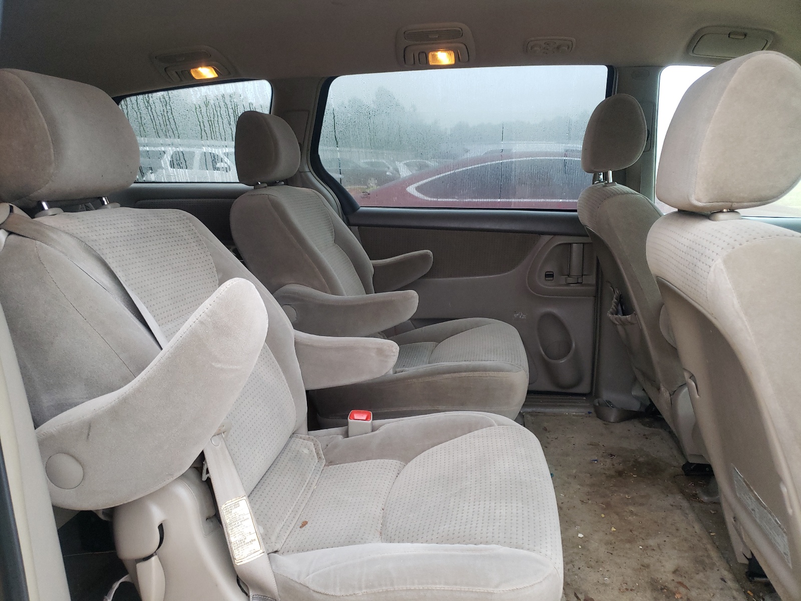 Photo 6 from auction – 2006 TOYOTA SIENNA with VIN 5TDBA23C16S055876