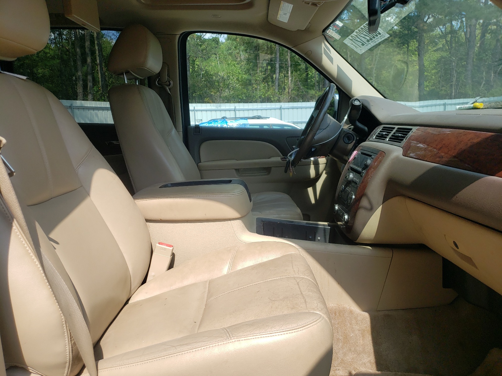 Photo 5 from auction – 2012 CHEVROLET SUBURBAN C with VIN 1GNSCJE01CR265791