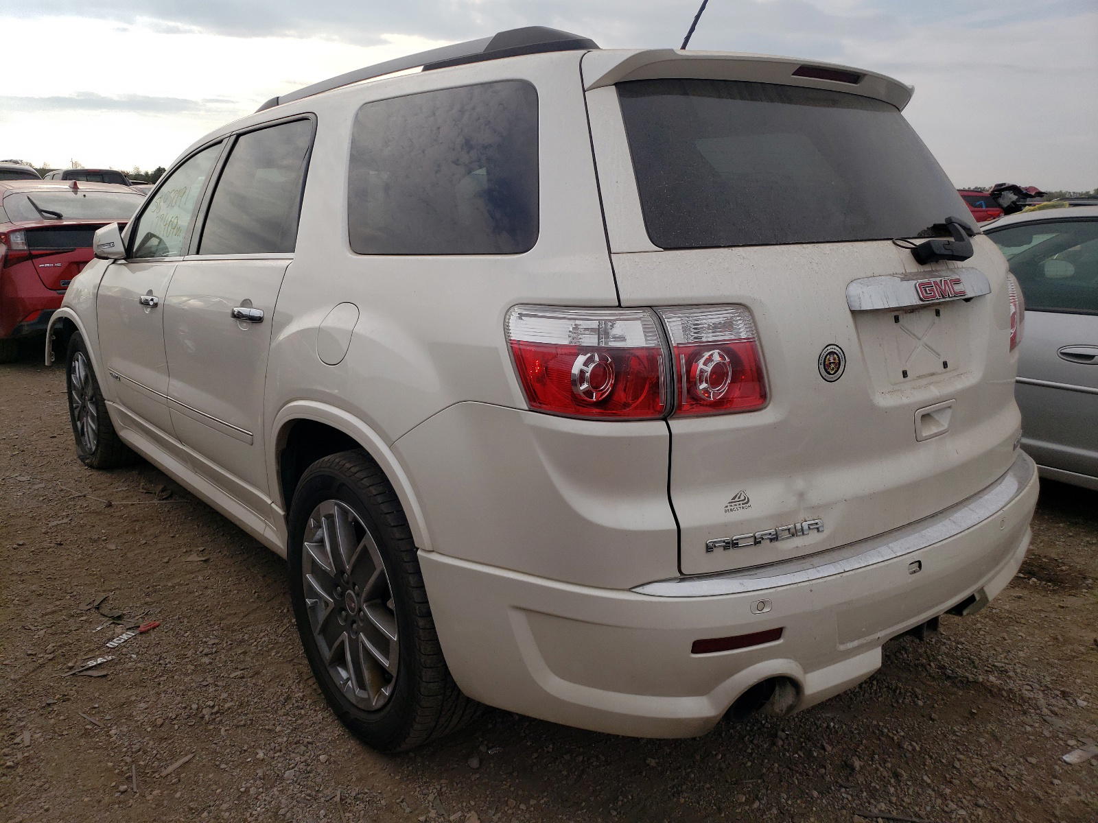 Photo 3 from auction – 2011 GMC ACADIA DEN with VIN 1GKKVTED6BJ390062