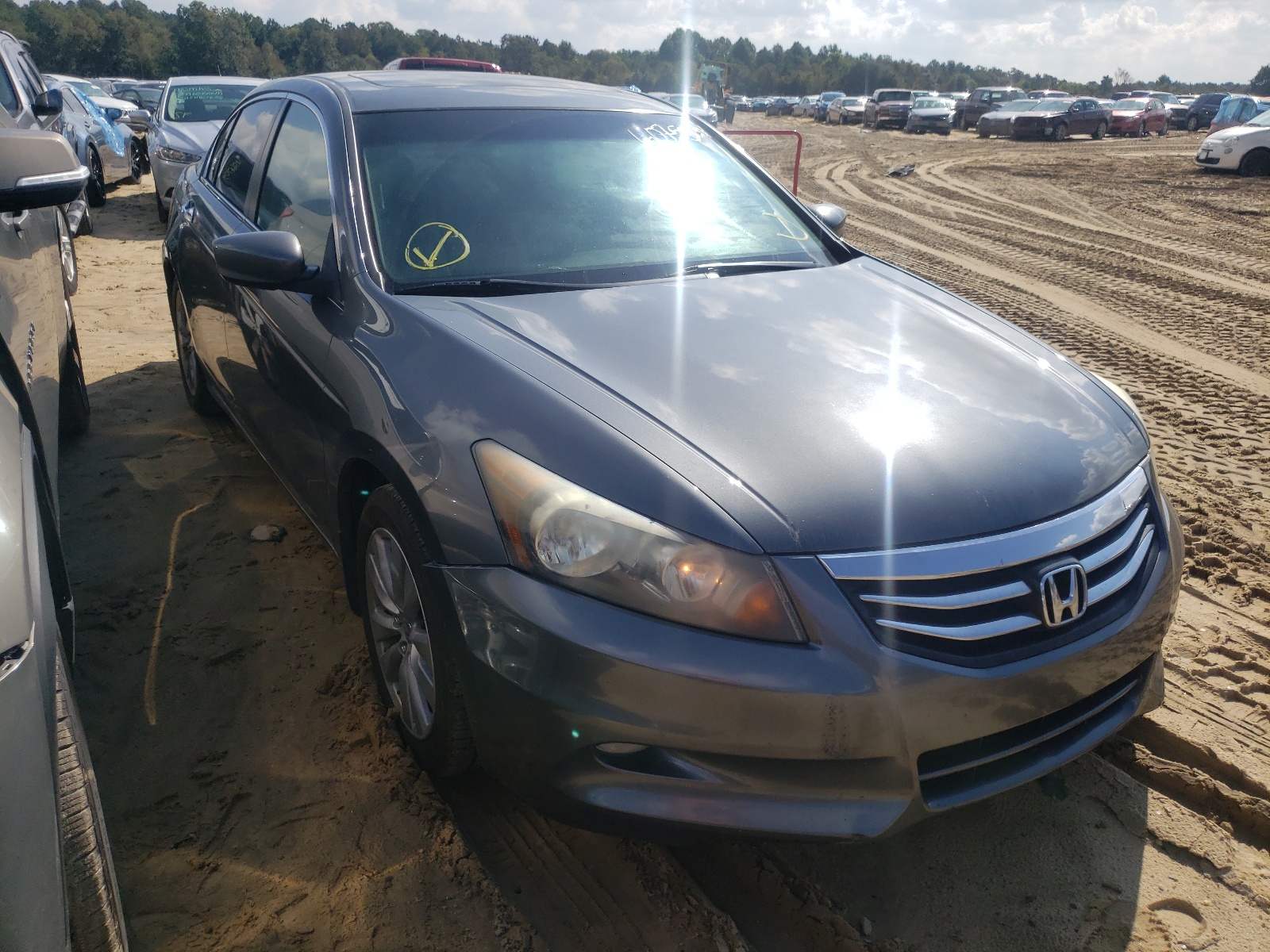 Photo 13 from auction – 2011 HONDA ACCORD EXL with VIN 1HGCP3F84BA011038