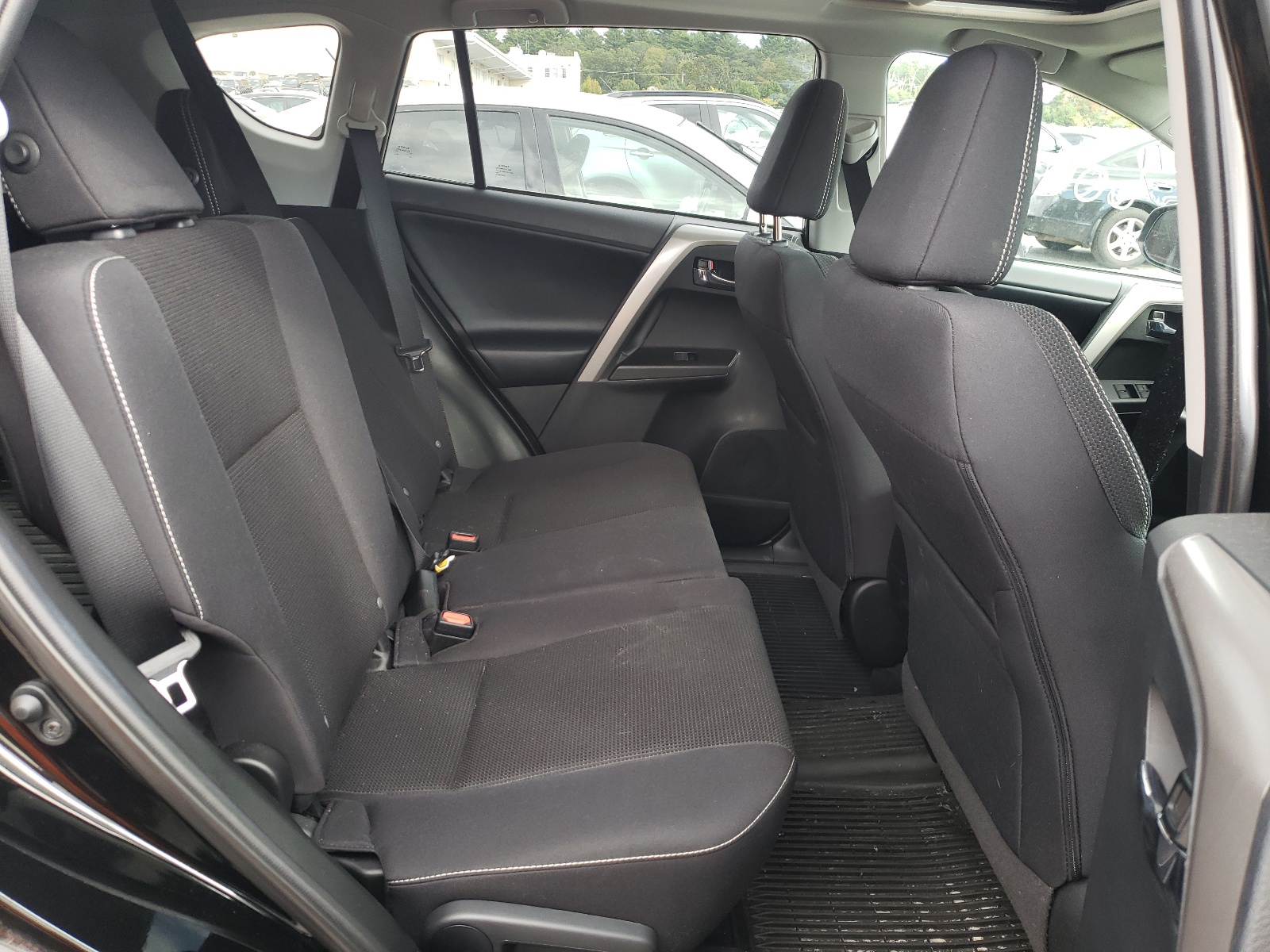 Photo 6 from auction – 2018 TOYOTA RAV4 ADVEN with VIN 2T3RFREV4JW827060