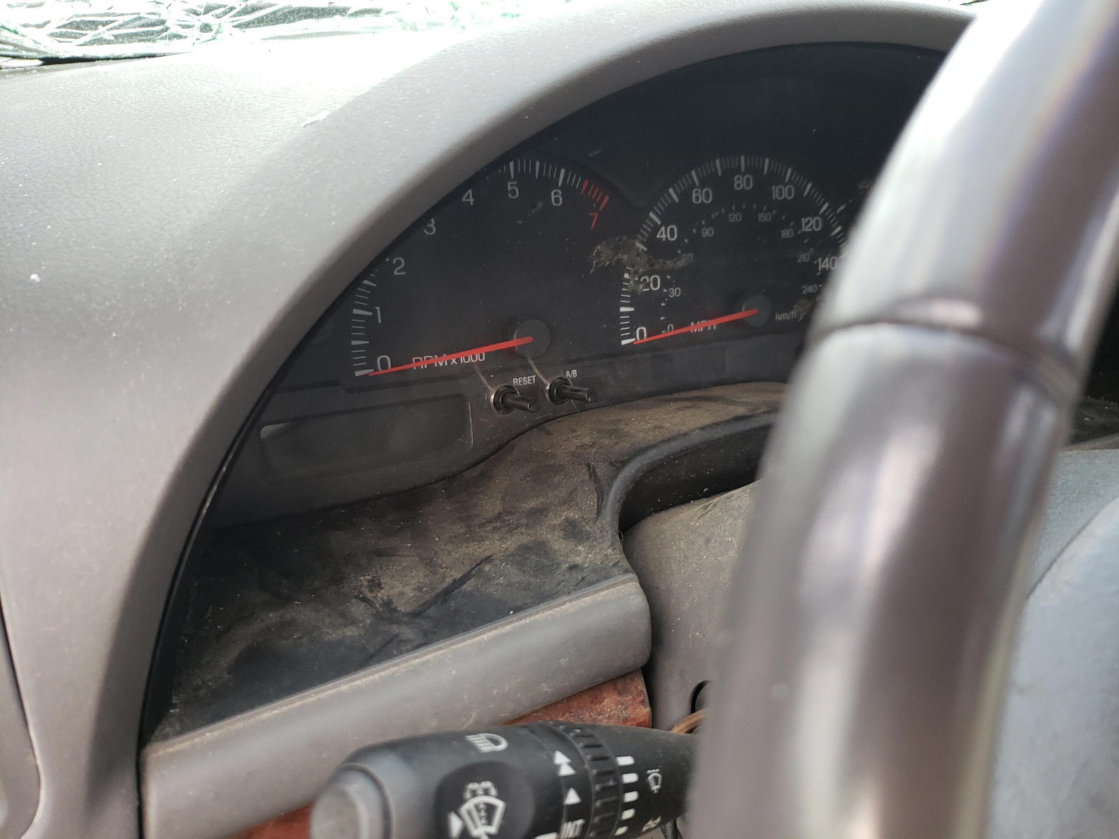Photo 8 from auction – 2002 LINCOLN LS with VIN 1LNHM87A82Y714138