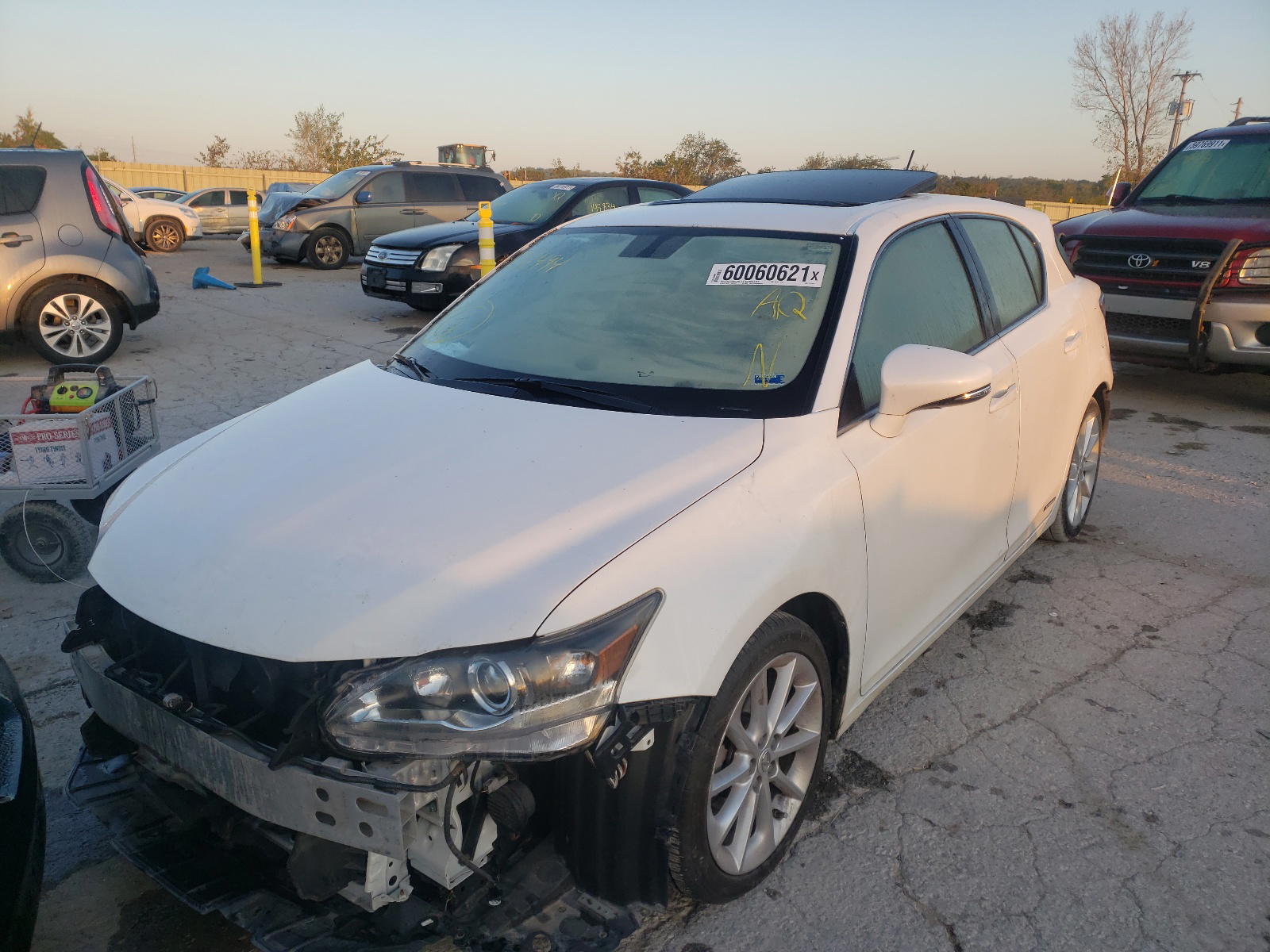 Photo 2 from auction – 2013 LEXUS CT 200 with VIN JTHKD5BHXD2132494