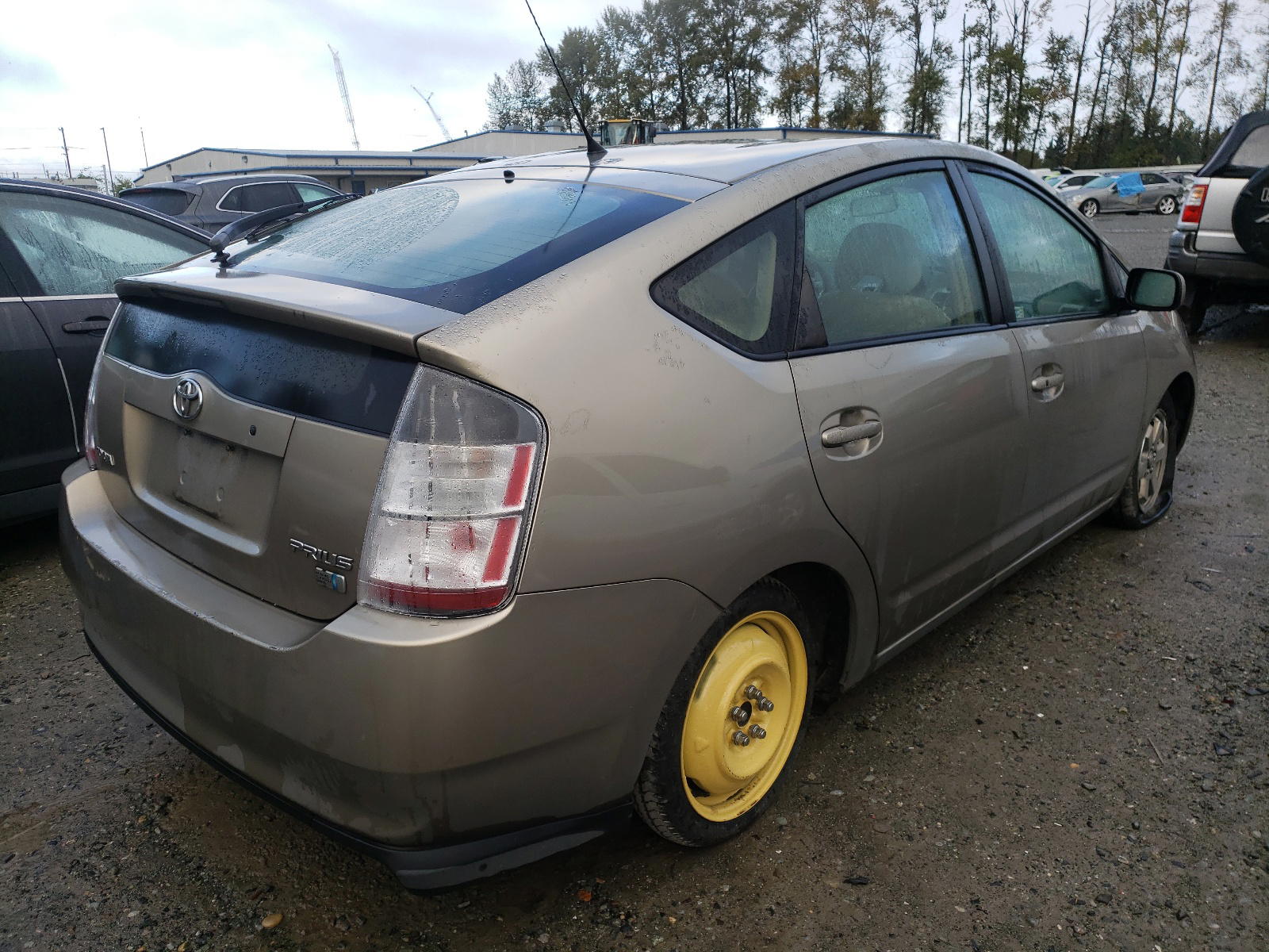 Photo 4 from auction – 2005 TOYOTA PRIUS with VIN JTDKB20U853055366