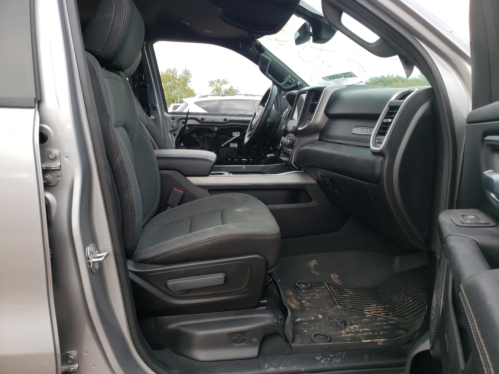 Photo 5 from auction – 2021 RAM 1500 BIG H with VIN 1C6SRFFT6MN681333