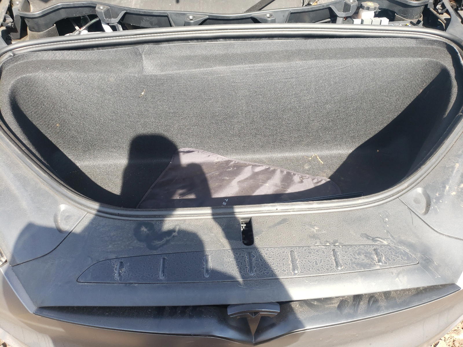Photo 7 from auction – 2020 TESLA MODEL X with VIN 5YJXCBE29LF234462