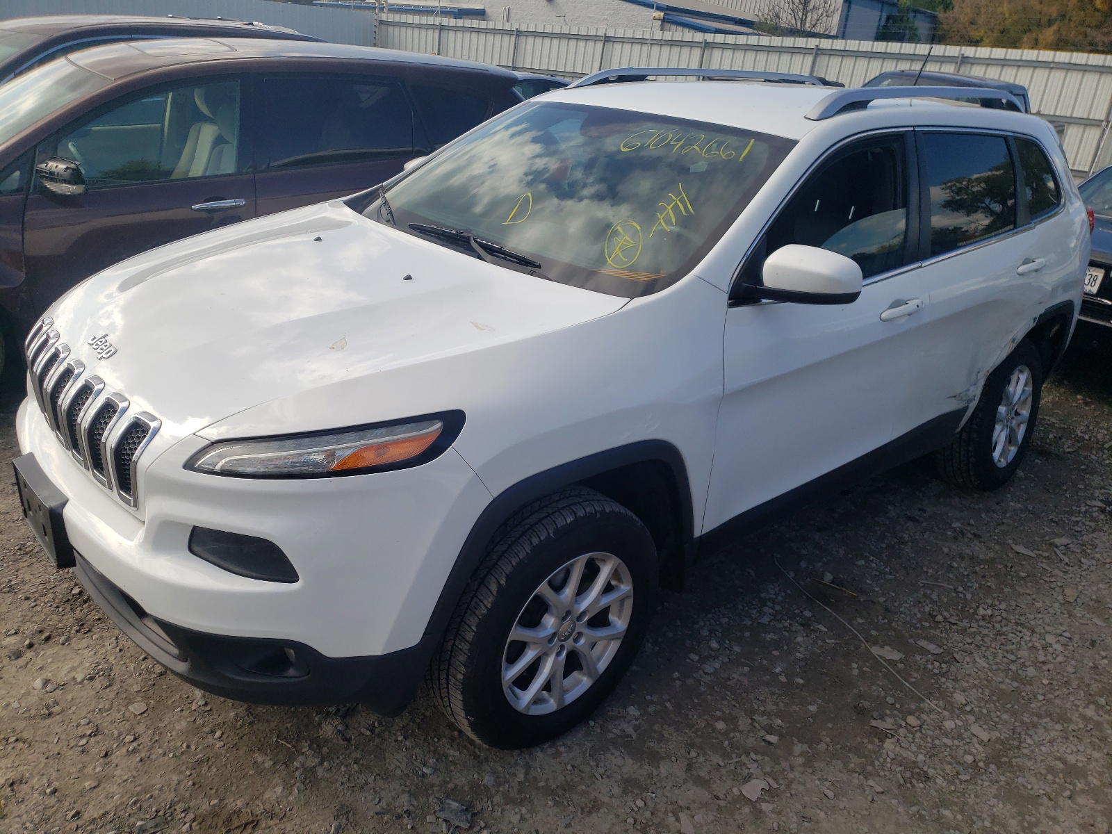 Photo 2 from auction – 2014 JEEP CHEROKEE L with VIN 1C4PJMCB9EW165954