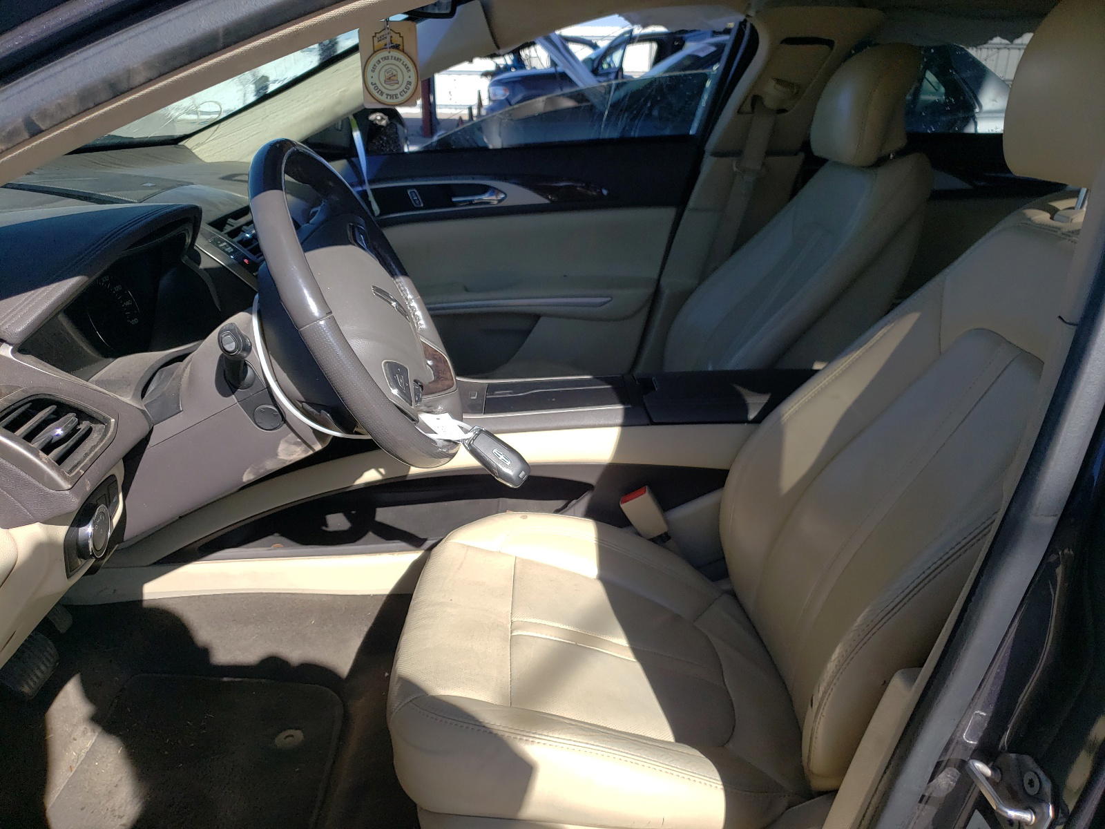 Photo 5 from auction – 2013 LINCOLN MKZ with VIN 3LN6L2J98DR806213