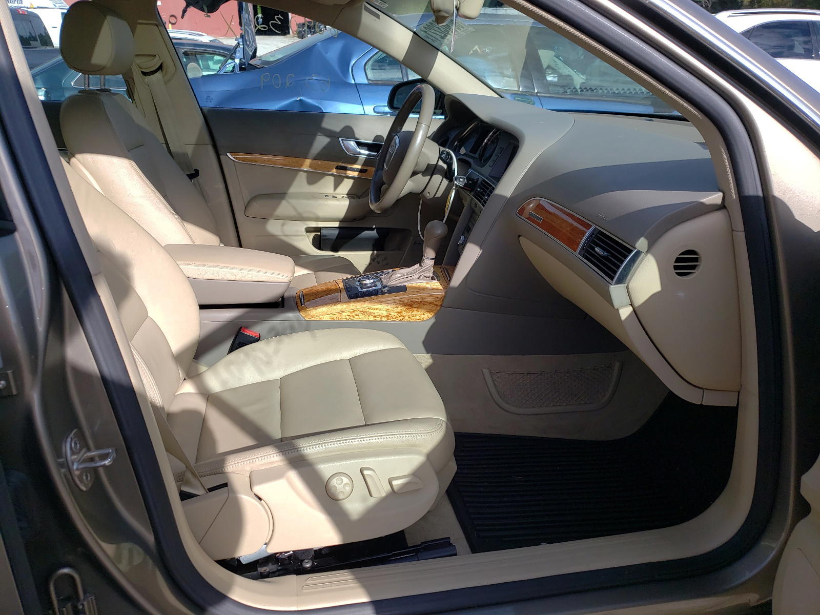 Photo 5 from auction – 2005 AUDI A6 3.2 QUA with VIN WAUDG74F55N123742