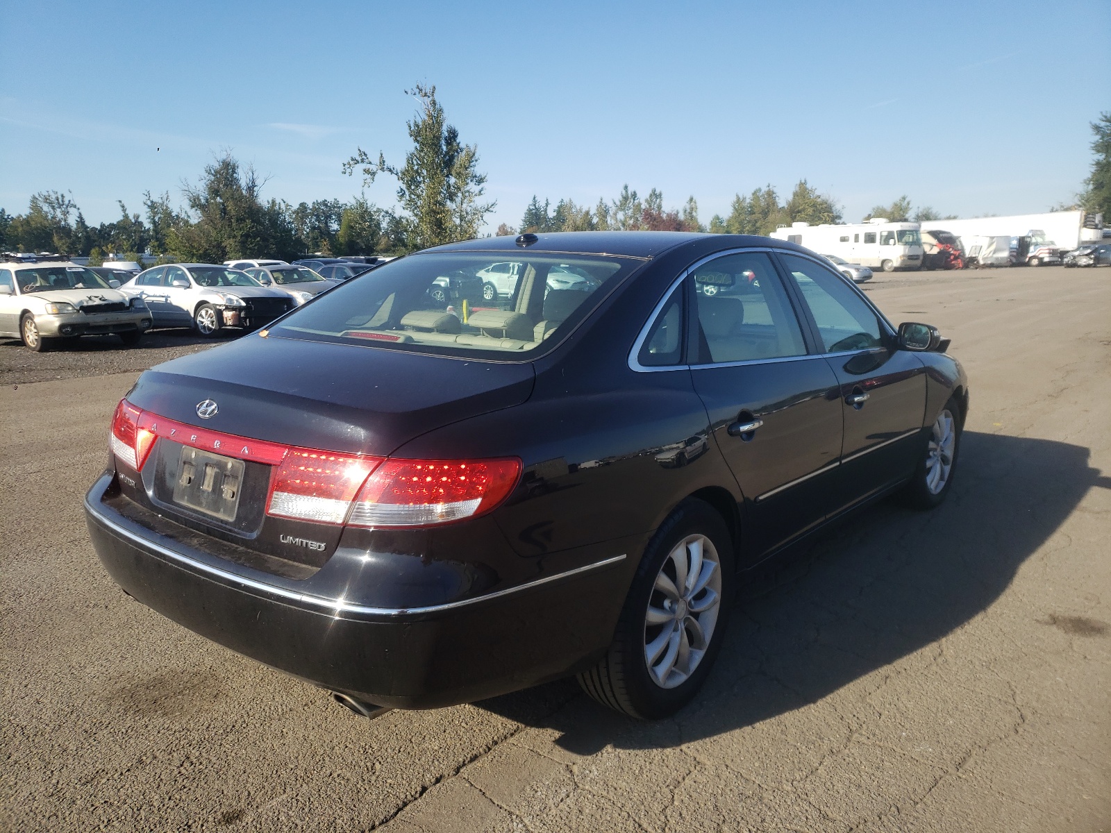 Photo 4 from auction – 2007 HYUNDAI AZERA SE with VIN KMHFC46FX7A230102