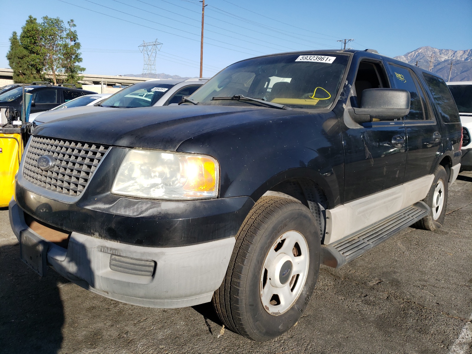 Photo 2 from auction – 2003 FORD EXPEDITION with VIN 1FMRU15W63LB18566