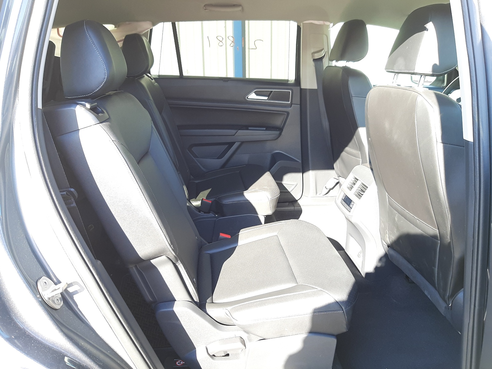 Photo 6 from auction – 2019 VOLKSWAGEN ATLAS SE with VIN 1V2DR2CA2KC524211