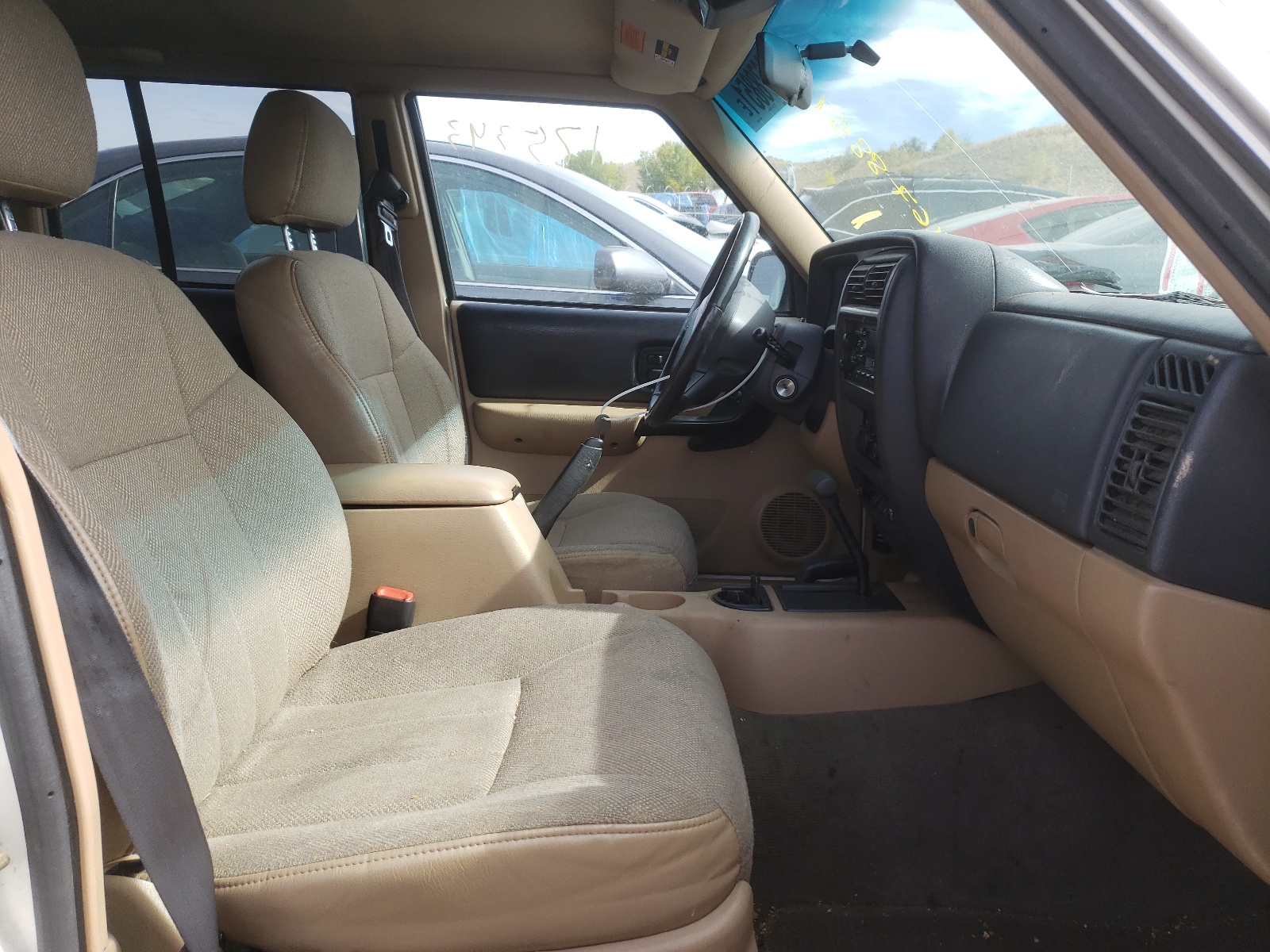 Photo 5 from auction – 1999 JEEP CHEROKEE S with VIN 1J4FF68S7XL517963