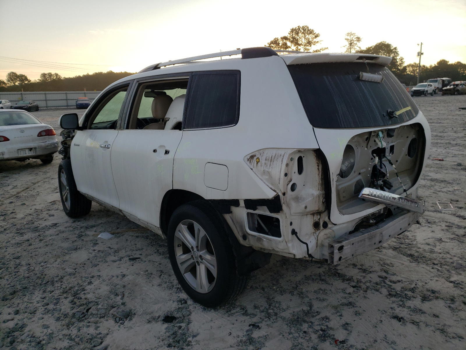 Photo 3 from auction – 2012 TOYOTA HIGHLANDER with VIN 5TDYK3EH2CS076141