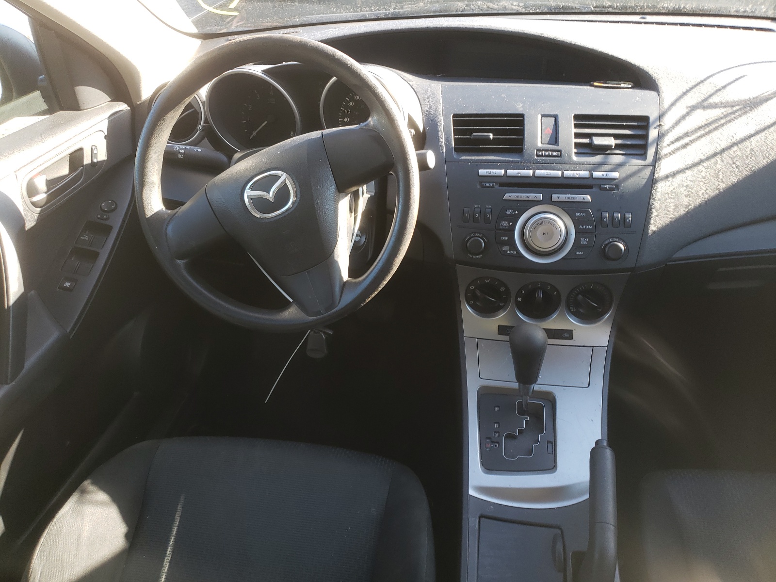Photo 9 from auction – 2010 MAZDA 3 I with VIN JM1BL1SF1A1122157