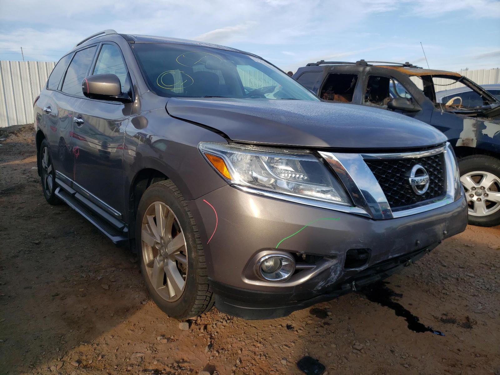 NISSAN PATHFINDER 2014 with VIN 5N1AR2MM4EC656903 - Photo from auction