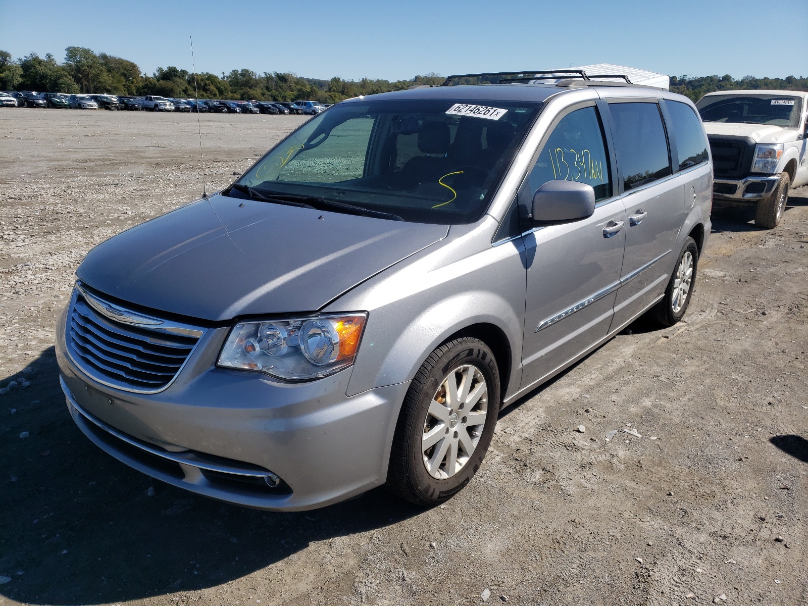Photo 2 from auction – 2016 CHRYSLER TOWN & COU with VIN 2C4RC1BGXGR288625