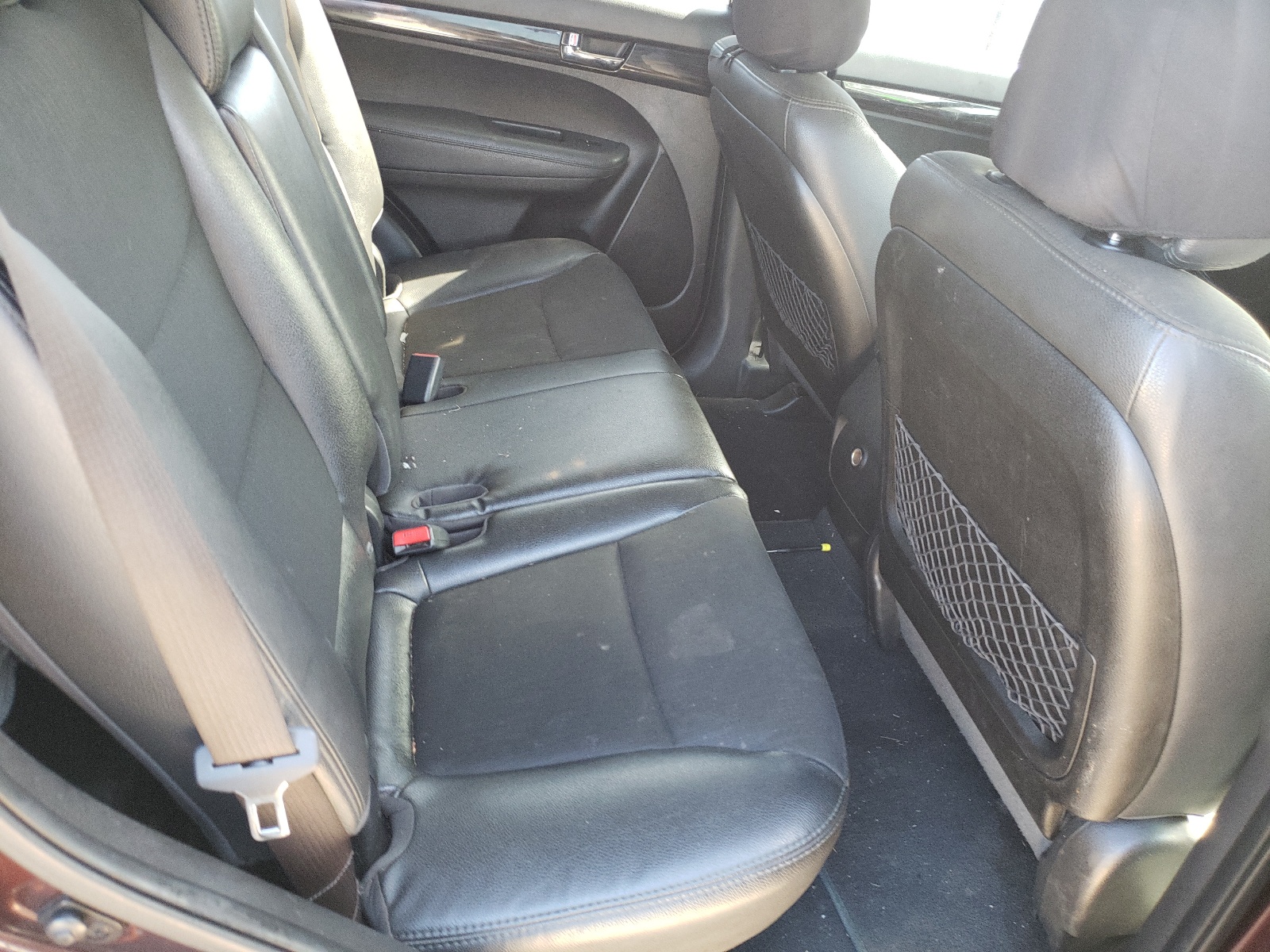 Photo 6 from auction – 2012 KIA SORENTO EX with VIN 5XYKU3A65CG305946