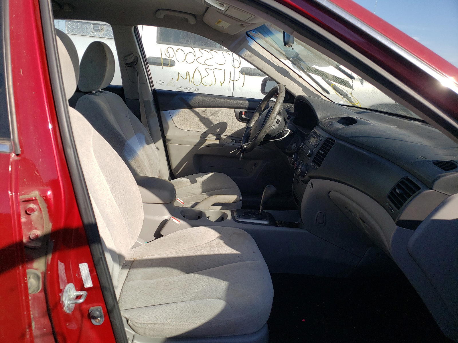 Photo 5 from auction – 2008 KIA OPTIMA with VIN KNAGE123085259564