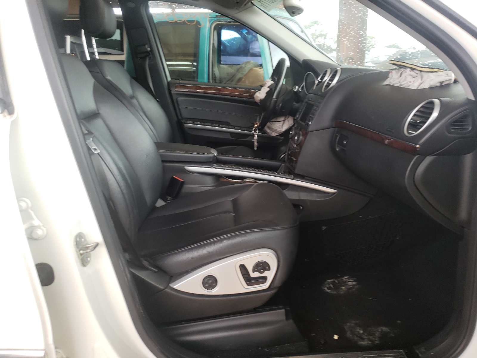 Photo 5 from auction – 2011 MERCEDES-BENZ GL 450 4MA with VIN 4JGBF7BE7BA680903