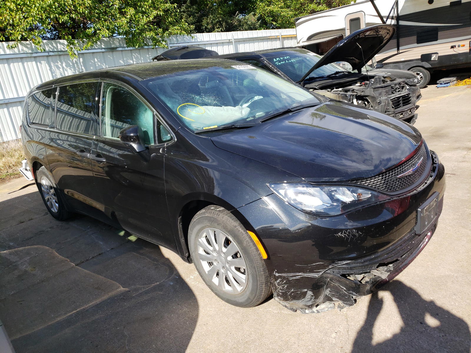 CHRYSLER PACIFICA L 2018 with VIN 2C4RC1AG2JR316815 - Photo from auction