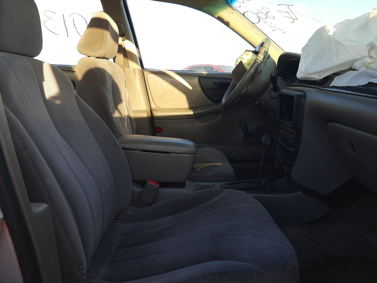 Photo 5 from auction – 2003 CHEVROLET MALIBU with VIN 1G1ND52J23M720306