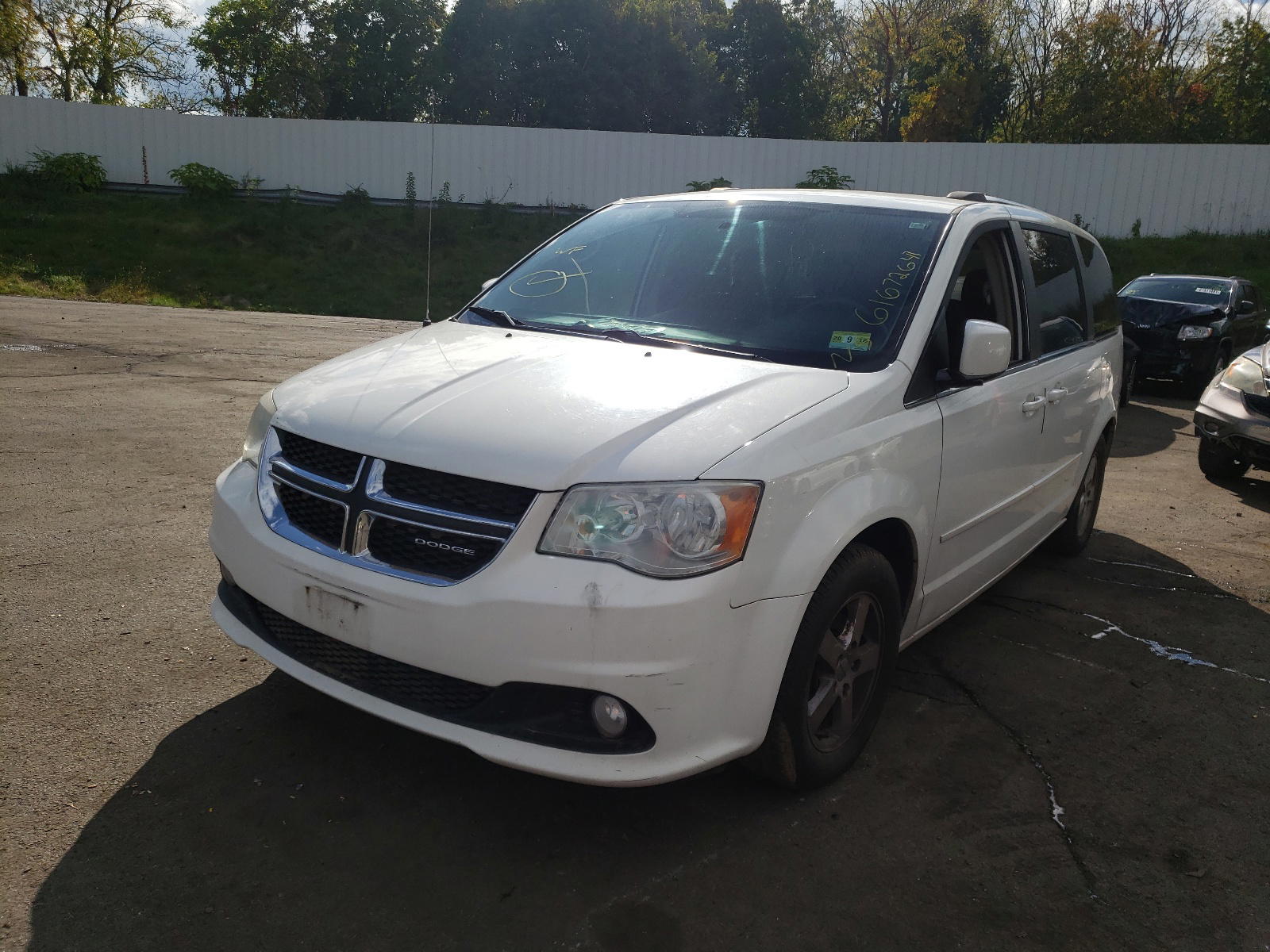 Photo 2 from auction – 2011 DODGE GRAND CARA with VIN 2D4RN5DG3BR748718