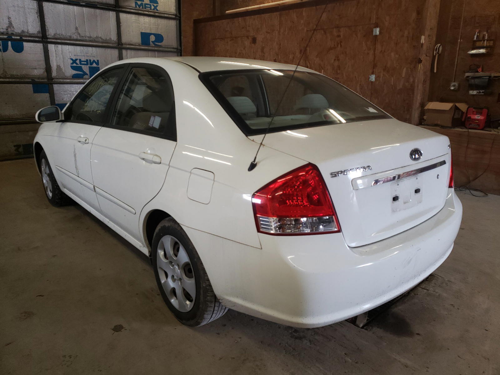 Photo 3 from auction – 2009 KIA SPECTRA EX with VIN KNAFE222595654883