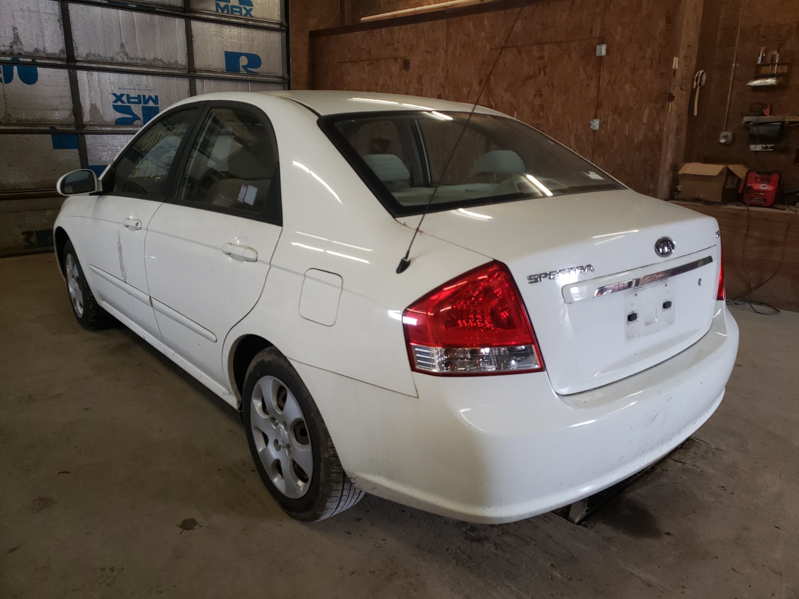 Zdjęcie 3 z aukcji – 2009 KIA SPECTRA EX z VIN KNAFE222595654883