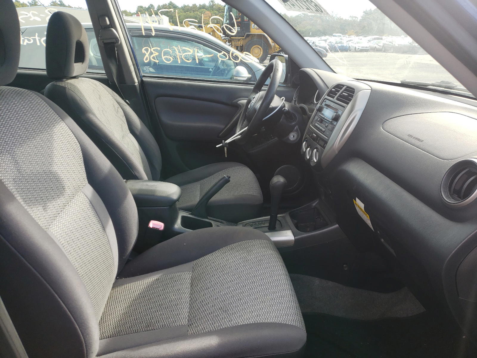 Photo 5 from auction – 2004 TOYOTA RAV4 with VIN JTEHD20V346003021