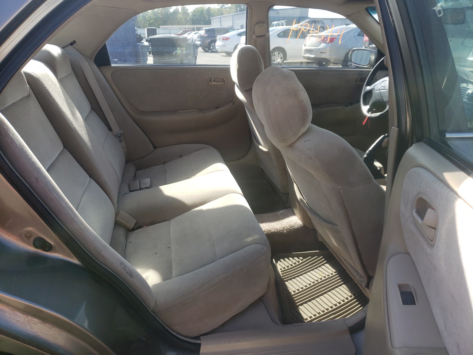 Photo 6 from auction – 1999 MAZDA 626 ES with VIN 1YVGF22C0X5899000