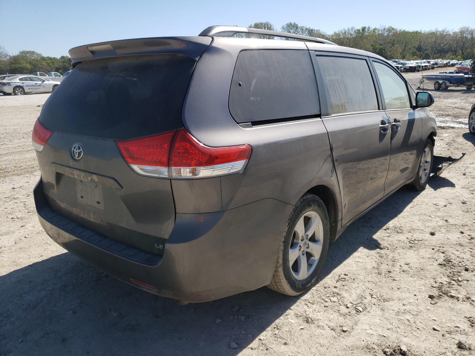 Photo 4 from auction – 2011 TOYOTA SIENNA LE with VIN 5TDKK3DC5BS065323