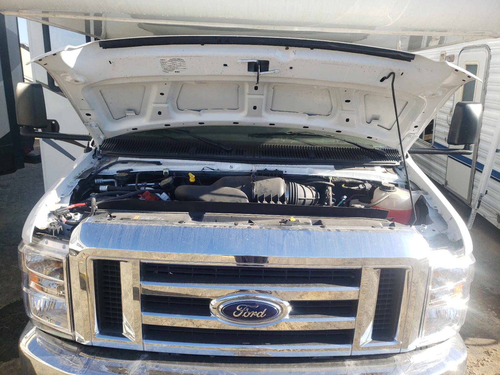 Photo 7 from auction – 2018 FORD ECONOLINE with VIN 1FDXE4FS0JDC40493