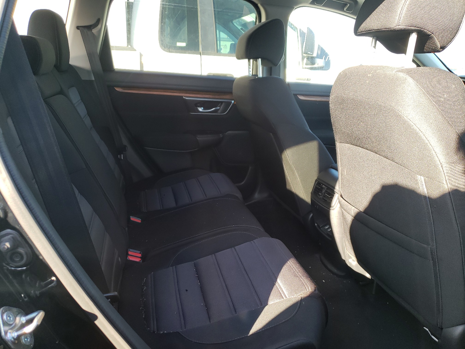 Photo 6 from auction – 2018 HONDA CR-V EX with VIN 7FARW2H54JE030479